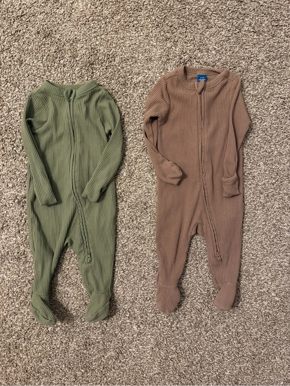 2 Old Navy Ribbed double sleepers 0-3 months